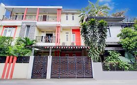 Hotel O Yogyakarta Near Universitas Gadjah Mada Formerly Sellinas Guesthouse